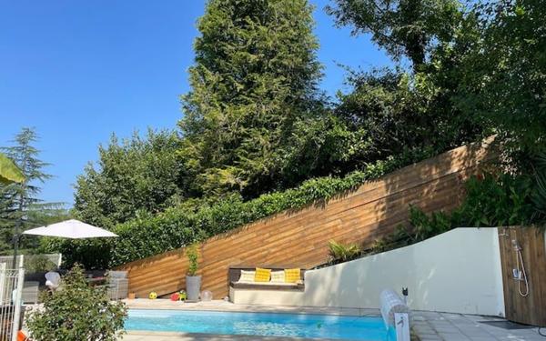 Maison à vendre    5 pièces •  Mazères-Lezons