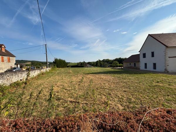 A vendre - Terrain de 2965 m² situé entre Buxy et St-Gengoux-le-National à SAINT-BOIL (71)