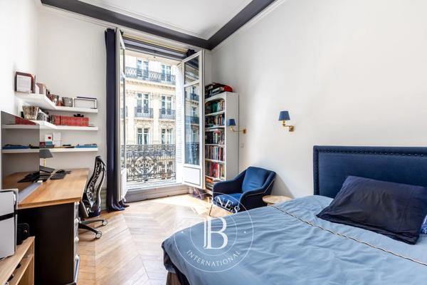 Paris 17ème, Appartement 3 Chambres -  161 m² à vendre