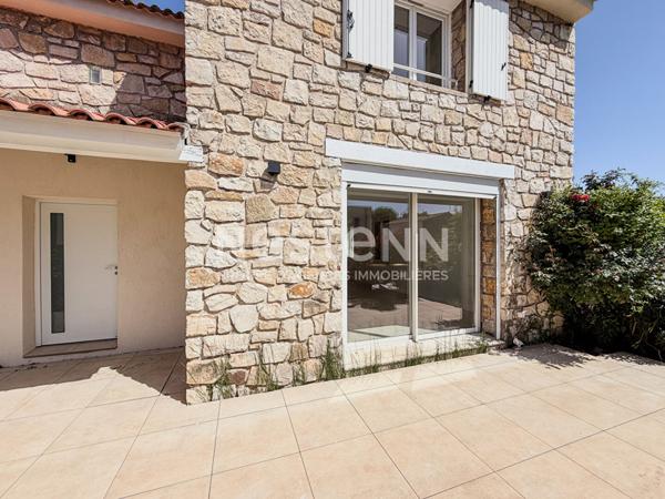 Gardanne centre ville-Maison 4 pièces d'une surface de 135 m2 avec une grande remise et jardin.