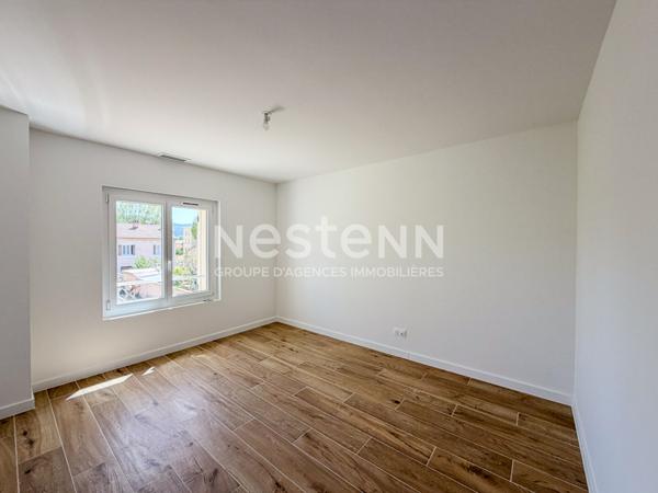 Gardanne centre ville-Maison 4 pièces d'une surface de 135 m2 avec une grande remise et jardin.