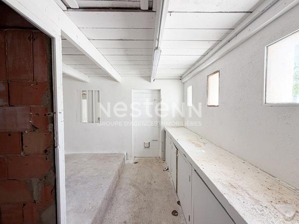 Gardanne centre ville-Maison 4 pièces d'une surface de 135 m2 avec une grande remise et jardin.