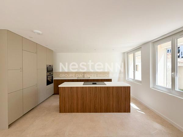 Gardanne centre ville-Maison 4 pièces d'une surface de 135 m2 avec une grande remise et jardin.