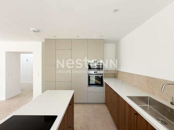 Gardanne centre ville-Maison 4 pièces d'une surface de 135 m2 avec une grande remise et jardin.