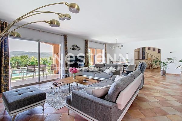 A VENDRE DRAGUIGNAN Maison 180 m² PISCINE GARAGE avec VUE
