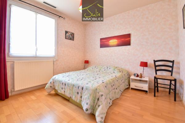 CERIZAY Proche centre - Jolie maison 3 ch. et 1 bureau - Jardin de 750 m²