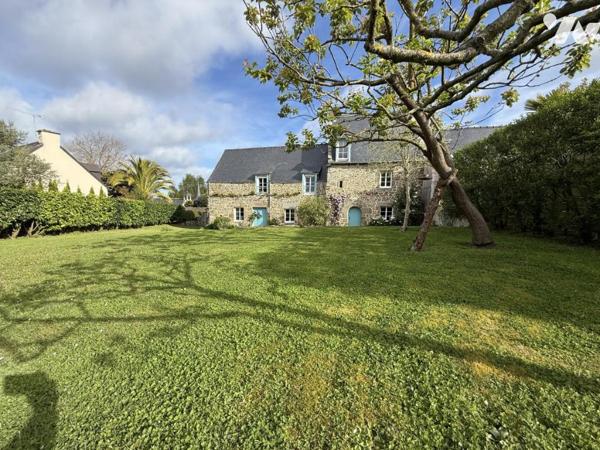 SAINT MALO VENTE EN VIAGER OCCUPE  Maison en pierres jardin clos 