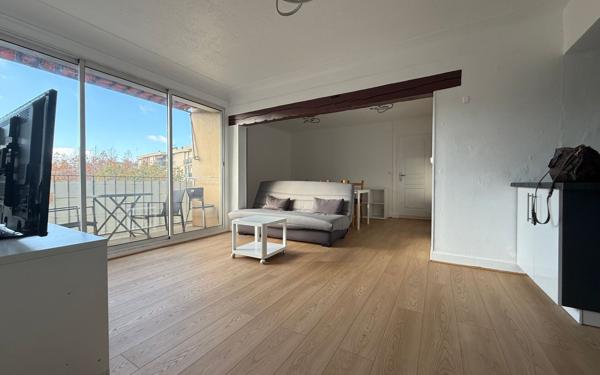 Appartement à louer    2 pièces • 60,95 m2 Marseille 10