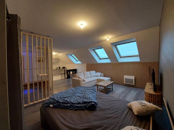 À saisir : Appartement type loft vendu meublé avec place de parking couverte et sécurisé