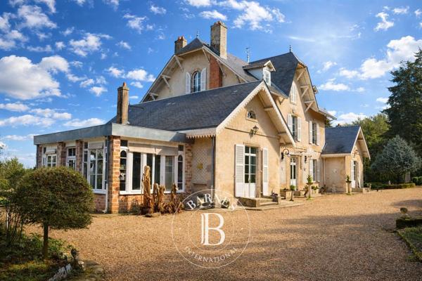 Bellac, Manoir 8 Chambres -  401 m² à vendre