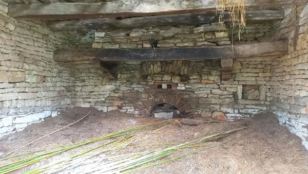 Ensemble immobilier en pierre 60m²  4 pièces à restaurer