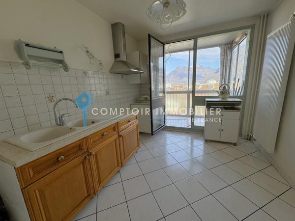 Appartement
                                                                                                                                                                                                                                                                                                                        5 pièce(s)                                                                                                                                                                                                          4 chambre(s)                                                                                                                                                                                                          110  m²