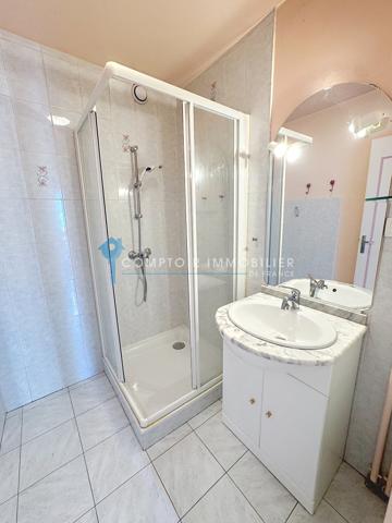 Appartement
                                                                                                                                                                                                                                                                                                                        5 pièce(s)                                                                                                                                                                                                          4 chambre(s)                                                                                                                                                                                                          110  m²