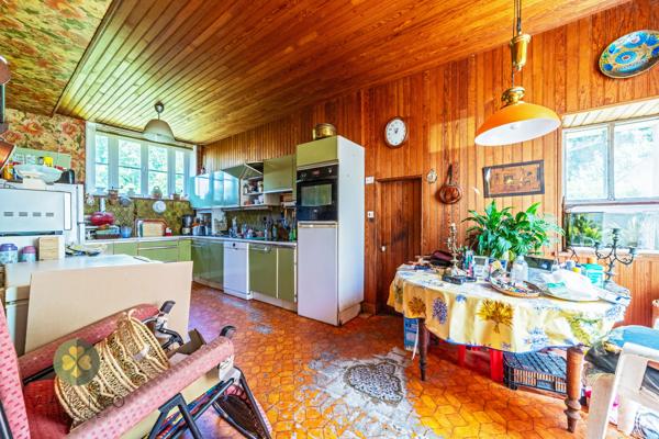 Maison
                                                                                                                                                                                                                                                                                                                        6 pièce(s)                                                                                                                                                                                                          4 chambre(s)                                                                                                                                                                                                          180  m²
