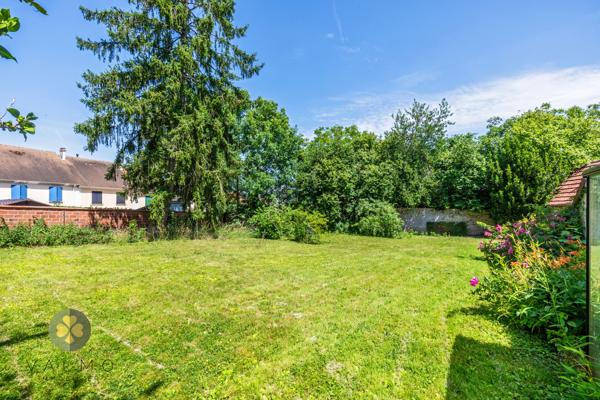 Maison
                                                                                                                                                                                                                                                                                                                        6 pièce(s)                                                                                                                                                                                                          4 chambre(s)                                                                                                                                                                                                          180  m²