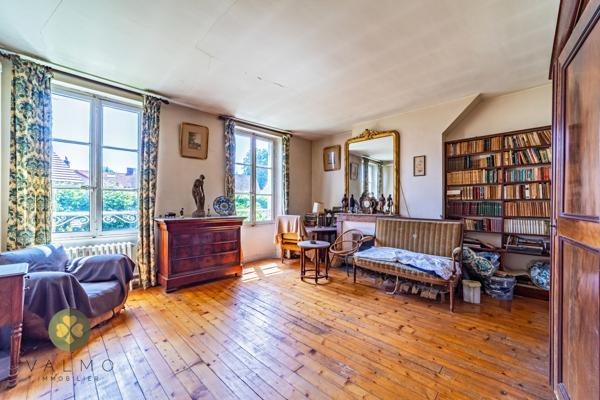 Maison
                                                                                                                                                                                                                                                                                                                        6 pièce(s)                                                                                                                                                                                                          4 chambre(s)                                                                                                                                                                                                          180  m²