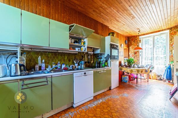 Maison
                                                                                                                                                                                                                                                                                                                        6 pièce(s)                                                                                                                                                                                                          4 chambre(s)                                                                                                                                                                                                          180  m²