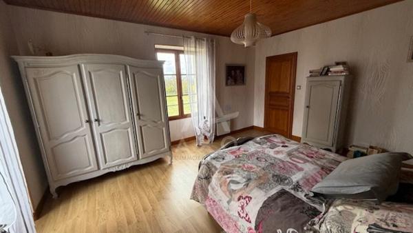 BRIE - MAISON EN PIERRE 217 M2