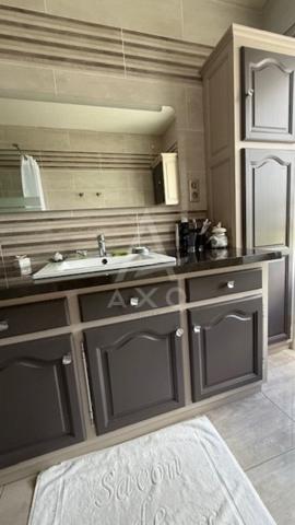 BRIE - MAISON EN PIERRE 217 M2