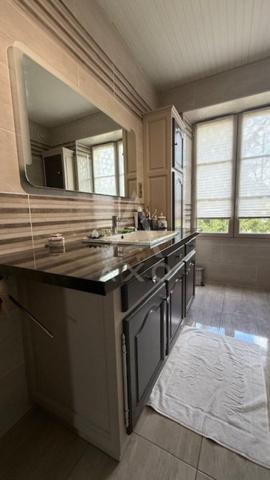 BRIE - MAISON EN PIERRE 217 M2