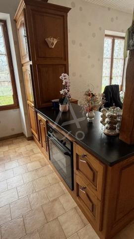 BRIE - MAISON EN PIERRE 217 M2