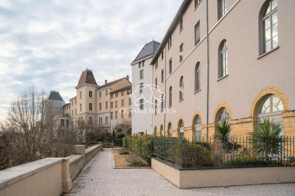 Lyon 5 – Fourvière – Appartement de 106,40 m² – 2 chambres – Garage