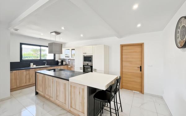 Maison à vendre    5 pièces •  Castelsarrasin