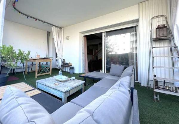 Appartement T5 de 110m² avec 2 terrasses et 2 parkings