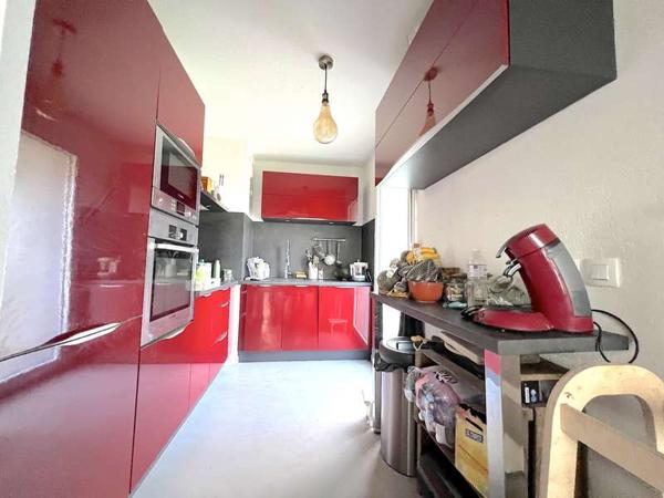 Appartement T5 de 110m² avec 2 terrasses et 2 parkings