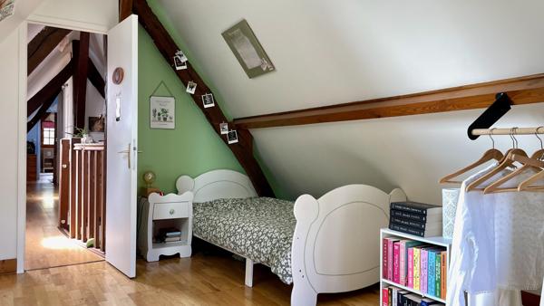 Maison
                                                                                                                                                                                                                                                                                                                        6 pièce(s)                                                                                                                                                                                                          3 chambre(s)                                                                                                                                                                                                          120  m²