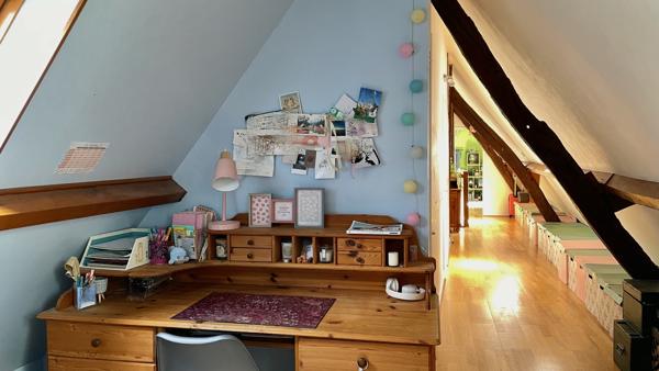 Maison
                                                                                                                                                                                                                                                                                                                        6 pièce(s)                                                                                                                                                                                                          3 chambre(s)                                                                                                                                                                                                          120  m²