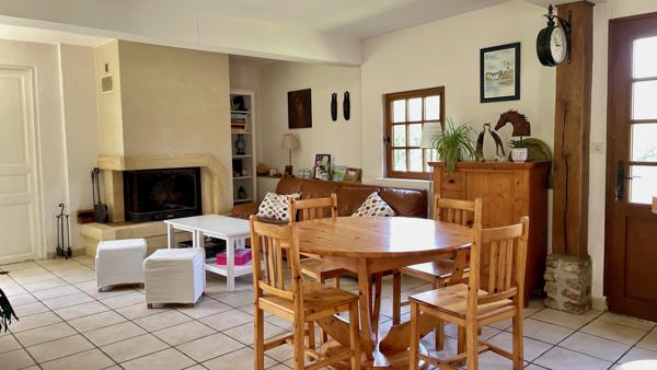 Maison
                                                                                                                                                                                                                                                                                                                        6 pièce(s)                                                                                                                                                                                                          3 chambre(s)                                                                                                                                                                                                          120  m²