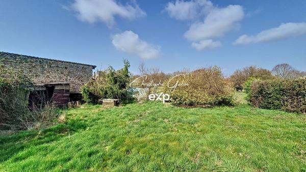 Maison à rénover avec dépendances et jardin
