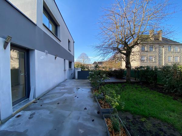 Maison à vendre à Dinan - 6 pièces, 4 chambres, proche commodités vie de plain pied possible