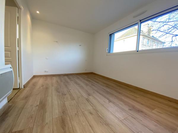 Maison à vendre à Dinan - 6 pièces, 4 chambres, proche commodités vie de plain pied possible