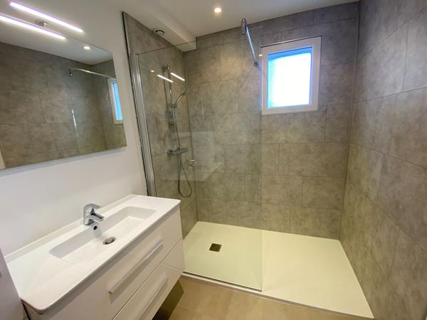 Maison à vendre à Dinan - 6 pièces, 4 chambres, proche commodités vie de plain pied possible