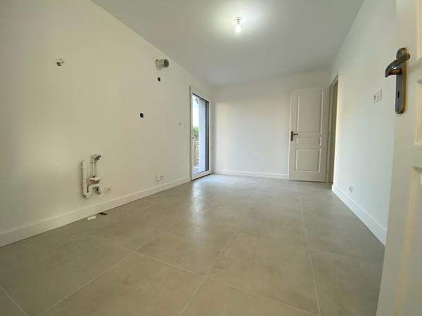 Maison à vendre à Dinan - 6 pièces, 4 chambres, proche commodités vie de plain pied possible