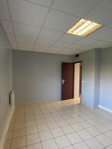 Local d'activité - Bureaux et Parking - GRAMONT GABARDIE