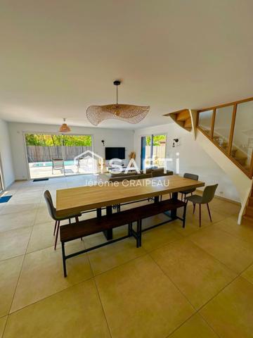 Maison contemporaine aux belles prestations aux Conches.