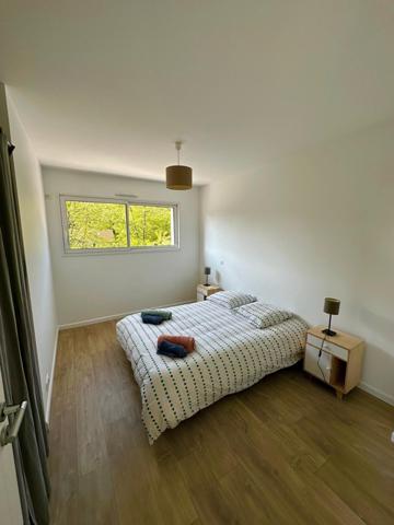 Maison contemporaine aux belles prestations aux Conches.