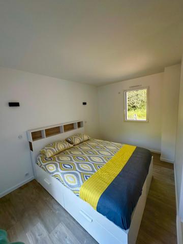 Maison contemporaine aux belles prestations aux Conches.