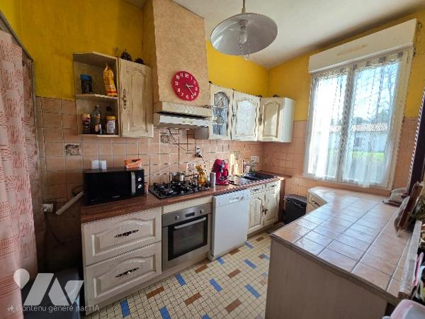 A vendre maison 5 pièces de144m² avec grange attenante, séchoir et terrain.