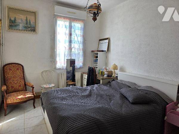 A vendre maison 5 pièces de144m² avec grange attenante, séchoir et terrain.