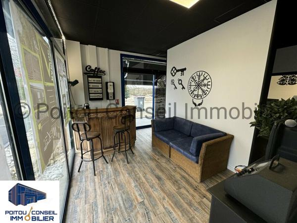 BATIMENT INDEPENDANT CLOS ET ARBORE BUREAU ET STOCKAGE 932m2 ZONE MENDES FRANCE CHAURAY NIORT