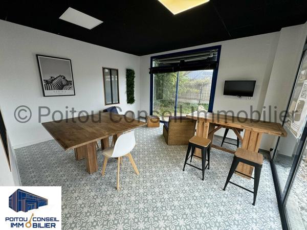 BATIMENT INDEPENDANT CLOS ET ARBORE BUREAU ET STOCKAGE 932m2 ZONE MENDES FRANCE CHAURAY NIORT