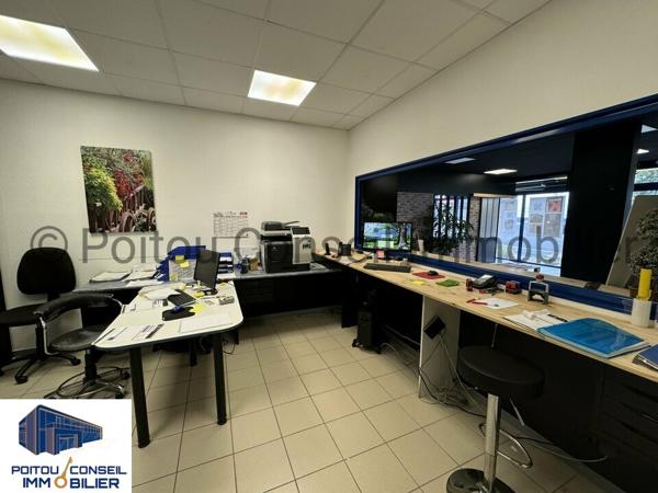 BATIMENT INDEPENDANT CLOS ET ARBORE BUREAU ET STOCKAGE 932m2 ZONE MENDES FRANCE CHAURAY NIORT