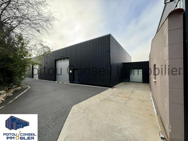 BATIMENT INDEPENDANT CLOS ET ARBORE BUREAU ET STOCKAGE 932m2 ZONE MENDES FRANCE CHAURAY NIORT