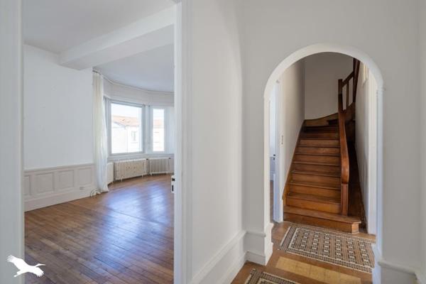 Maison à vendre 210 400 € Soyaux 7 p 176 m² DPE E
