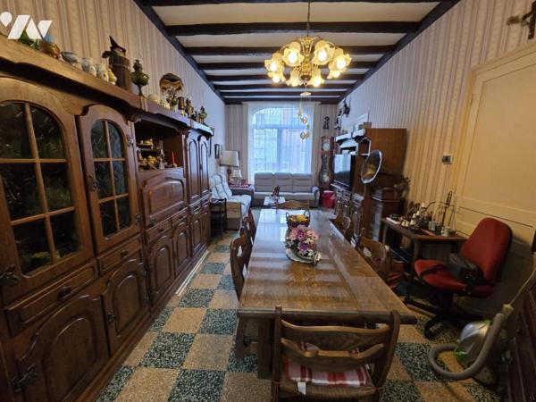 LAMBERSART, AU PIED DU METRO- MAISON 1930 A MODERNISER DANS SON ENSEMBLE - 117 M2 HAB - JARDIN