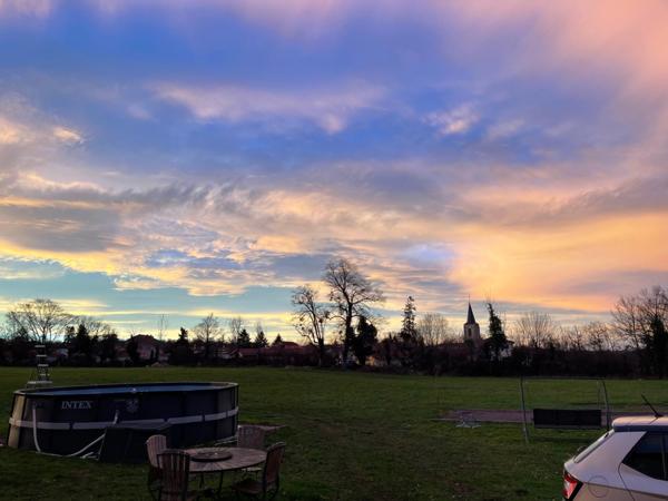 Grande Ferme de 250m2 habitables avec 700m2 de dépendances sur un terrain de 7500m2 proche de Feurs